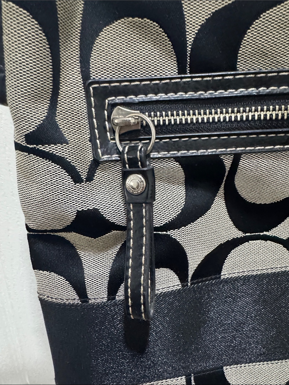Coach Signature C Canvas Crossbody Bag Black Khaki Small Zip Purse - Picture 9 of 16